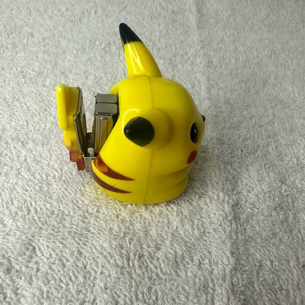 Vintage Pokémon Pikachu 2" Mini Stapler 1999 - Picture 5 of 6